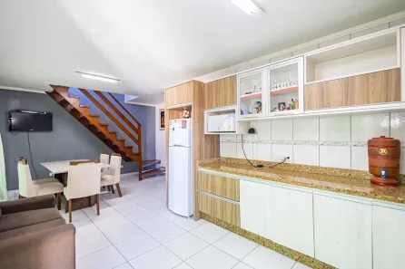 Sobrado com 6 Quartos à venda, 310m² no Campo Comprido, Curitiba