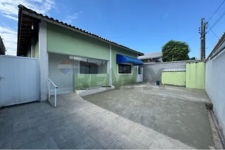 Casa com 4 Quartos para alugar, 160m² no Barrio Flórida, Peruíbe