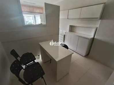 Ponto Comercial à venda, 30m² no Centro, Uberlândia