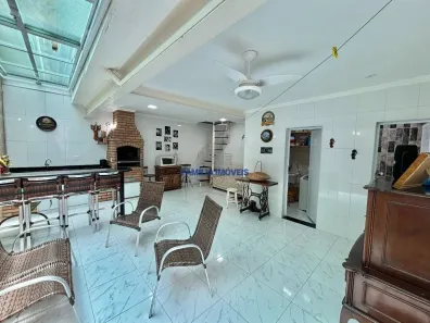 Sobrado com 3 Quartos à venda, 162m² no Vila Belmiro, Santos