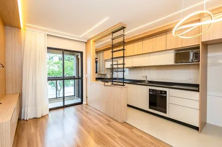 Apartamento com 2 Quartos para alugar, 53m² no Novo Mundo, Curitiba