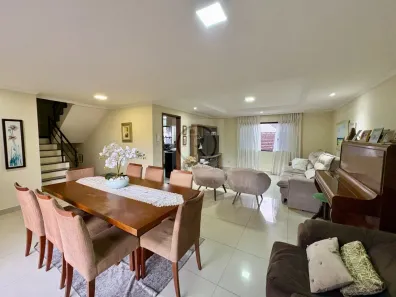 Casa de Condomínio com 3 Quartos à venda, 266m² no Água Verde, Curitiba