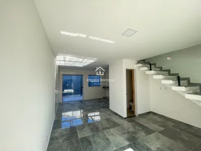 Casa com 2 Quartos para alugar, 75m² no Jardim Atlântico Oeste (Itaipuaçu), Maricá