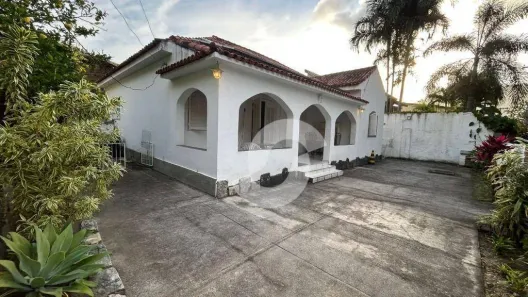 Casa com 6 Quartos à venda, 250m² no São Francisco, Niterói