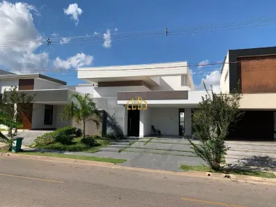 Casa de Condomínio com 3 Quartos à venda, 202m² no Petrópolis, Várzea Grande