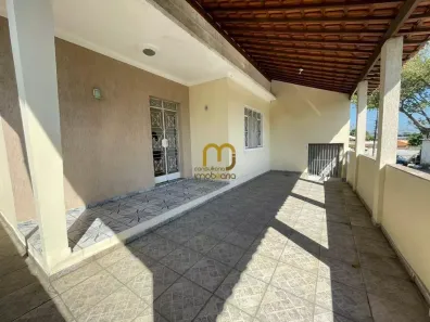 Casa com 3 Quartos para alugar, 180m² no Santa Cruz, Rio de Janeiro