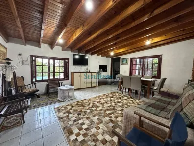 Sobrado com 3 Quartos à venda, 190m² no Chácara das Rosas, Cachoeirinha
