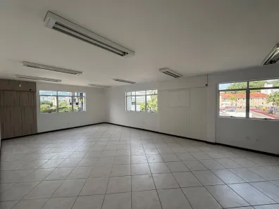 Sala Comercial para alugar, 89m² no Centro, Blumenau
