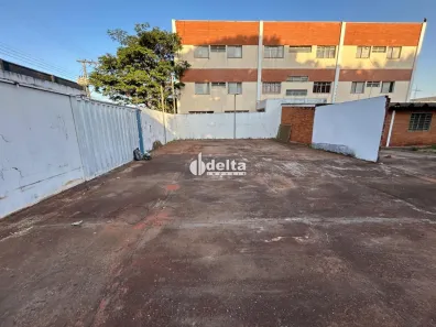 Ponto Comercial para alugar, 326m² no Brasil, Uberlândia