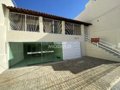 Prédio Comercial para alugar, 360m² no Brasil, Uberlândia