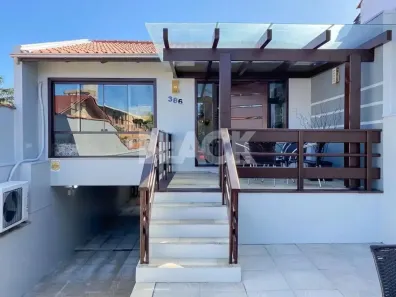 Sobrado com 4 Quartos à venda, 308m² no Praia da Cal, Torres