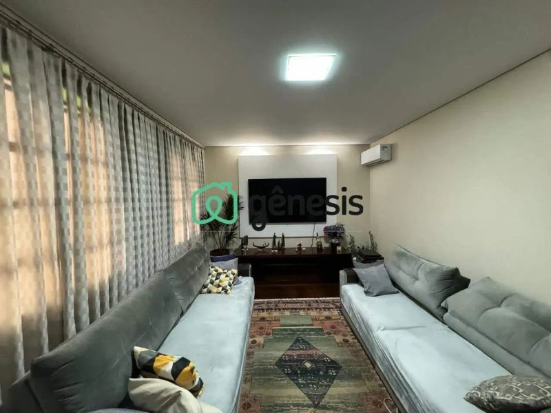 Casa com 6 quartos — Palmeiras, Belo Horizonte