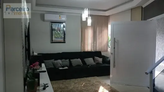 Casa com 3 Quartos à venda, 230m² no Vila Curuçá, São Paulo
