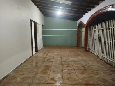 Casa com 2 Quartos à venda, 75m² no Jardim Jockey Club, Cuiabá
