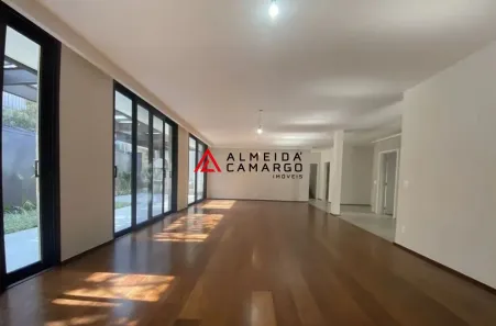 Casa com 4 Quartos à venda, 340m² no Vila Madalena, São Paulo