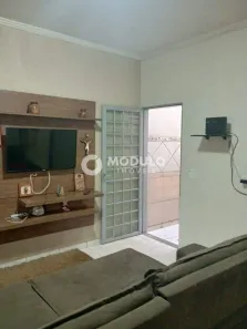 Casa com 3 Quartos à venda, 196m² no Jardim Patrícia, Uberlândia