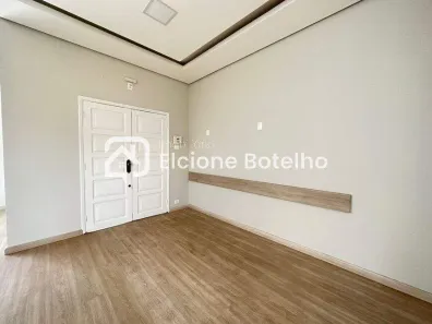 Prédio Comercial para alugar, 370m² no Centro, Uberlândia