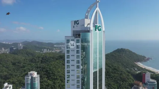 Apartamento com 3 Quartos à venda, 182m² no Pioneiros, Balneário Camboriú