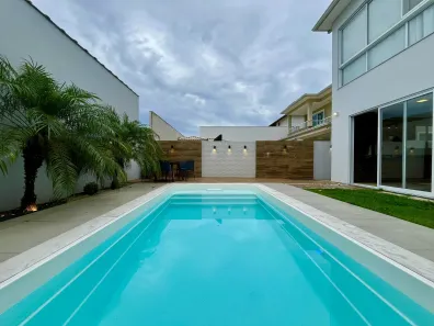 Casa de Condomínio com 6 Quartos à venda, 320m² no Boulevard Lagoa, Serra
