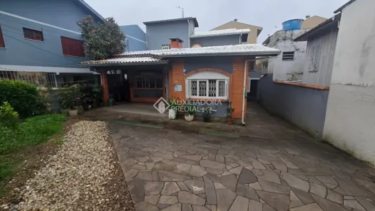 Casa com 3 Quartos à venda, 360m² no Vila Ipiranga, Porto Alegre