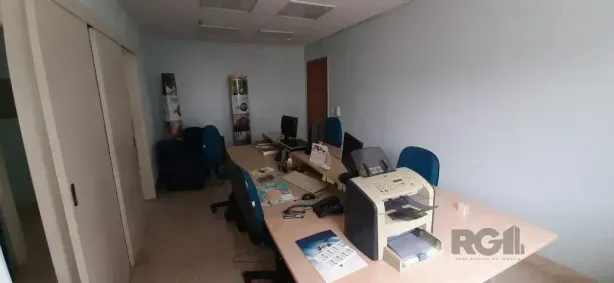 Sala Comercial à venda, 37m² no Floresta, Porto Alegre