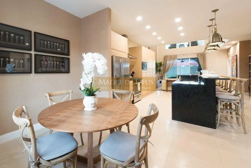 Casa com 4 quartos — Venda Nova, Belo Horizonte