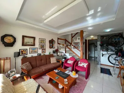 Casa de Condomínio com 3 Quartos à venda, 100m² no Cascata dos Amores, Teresópolis