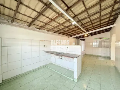 Casa com 3 Quartos para alugar, 200m² no Santa Cruz Industrial, Contagem