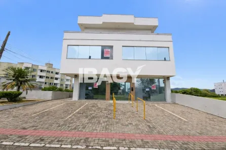 Galpão/Depósito/Armazém para alugar, 713m² no Sertão do Maruim, São José