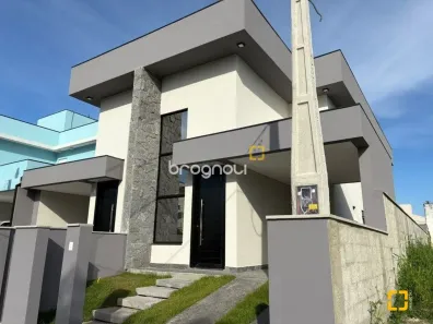 Casa com 2 Quartos à venda, 132m² no Carianos, Florianópolis