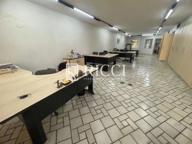 Sala Comercial à venda, 400m² no Centro, Santos