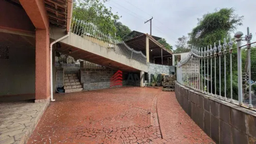 Casa com 5 Quartos à venda, 220m² no Santa Rosa, Niterói
