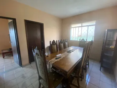 Casa com 4 Quartos à venda, 240m² no Nacional, Contagem