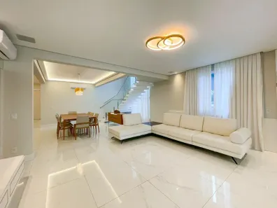 Casa de Condomínio com 4 Quartos à venda, 450m² no Centro, Camboriú
