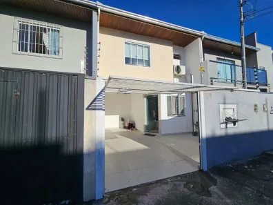 Sobrado com 2 Quartos à venda, 67m² no Cidade Nova, Itajaí