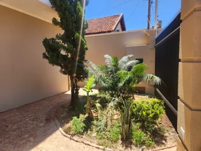 Sobrado com 5 Quartos para alugar, 415m² no Centro, Barretos