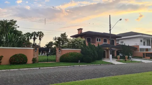 Casa de Condomínio com 5 Quartos à venda, 675m² no Jardim Acapulco, Guarujá
