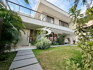 Casa de Condomínio com 4 Quartos à venda, 285m² no Charitas, Niterói