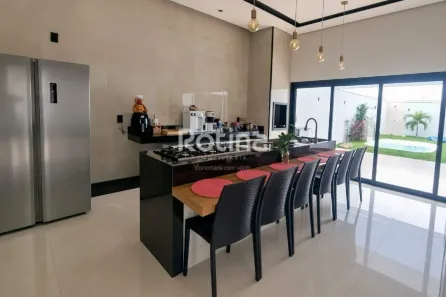 Casa com 3 Quartos à venda, 184m² no Grand Ville, Uberlândia