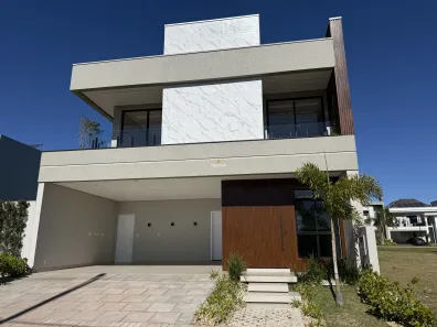Sobrado com 3 Quartos à venda, 230m² no Cancelli, Cascavel