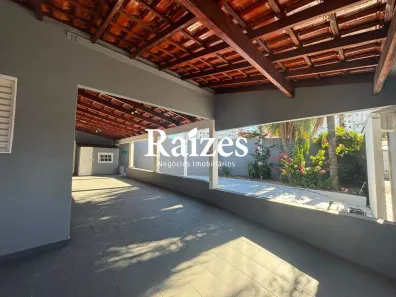 Casa com 3 Quartos à venda, 210m² no Presidente Roosevelt, Uberlândia