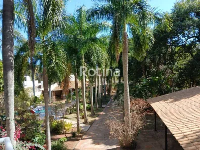 Casa com 4 Quartos para alugar, 600m² no Mansões Aeroporto, Uberlândia
