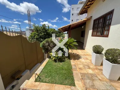 Casa com 3 Quartos à venda, 274m² no Fernão Dias, Belo Horizonte