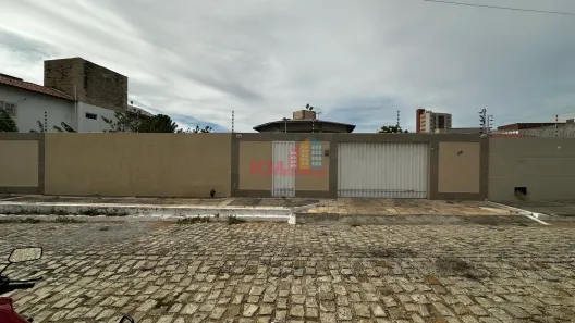 Casa com 4 Quartos à venda, 287m² no Presidente Costa e Silva, Mossoró