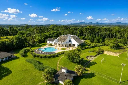 Fazenda/Sítio com 9 Quartos para alugar, 1162m² no Águas Claras, Piraquara