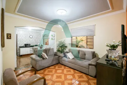 Casa com 3 Quartos à venda, 142m² no Califórnia, Londrina