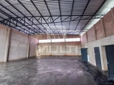 Casa com 1 Quarto para alugar, 280m² no Tibery, Uberlândia