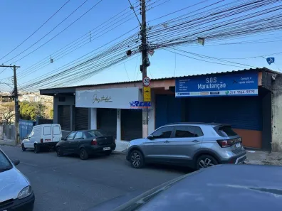 Casa com 2 Quartos à venda, 185m² no Castanheira (Barreiro), Belo Horizonte
