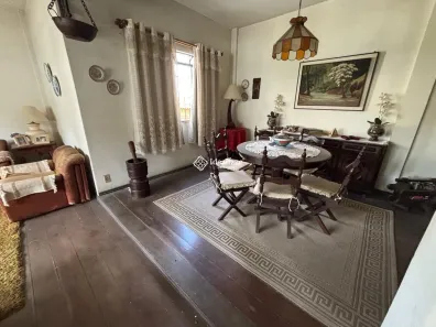 Casa com 5 Quartos à venda, 430m² no Jardim Amália, Volta Redonda