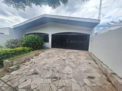 Imóvel Comercial com 1 Quarto para alugar, 200m² no Centro, Marília